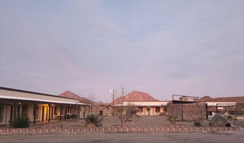 Longhorn Ranch Motel